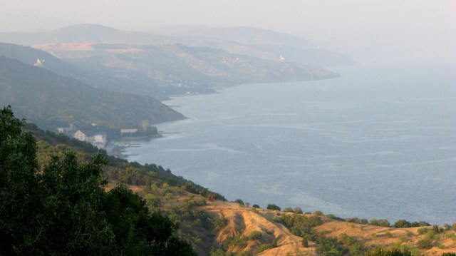 Southern Crimea shore © Leszek Kozlowski